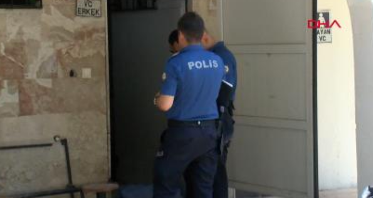 Cami tuvaletinde ceset bulundu