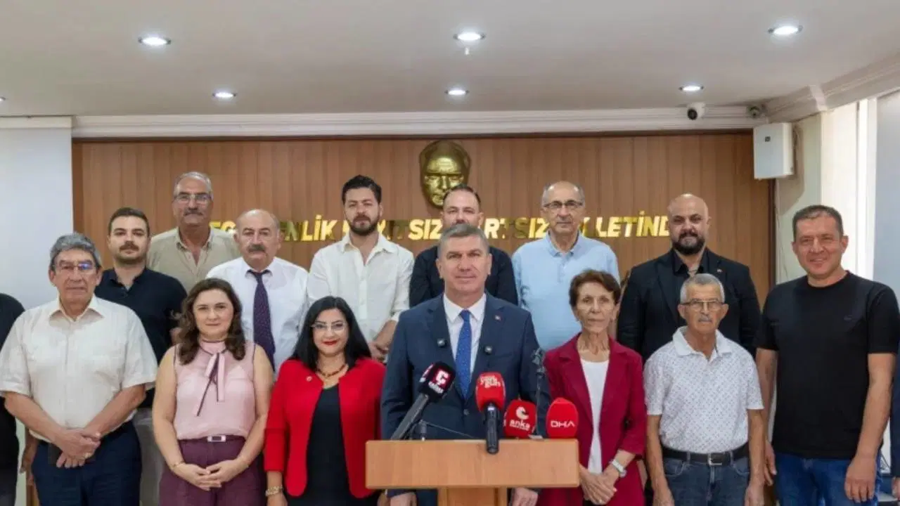 Burdur Belediye Başkanı Ercengiz ve 15 meclis üyesi, YENİ Parti’ye katıldı
