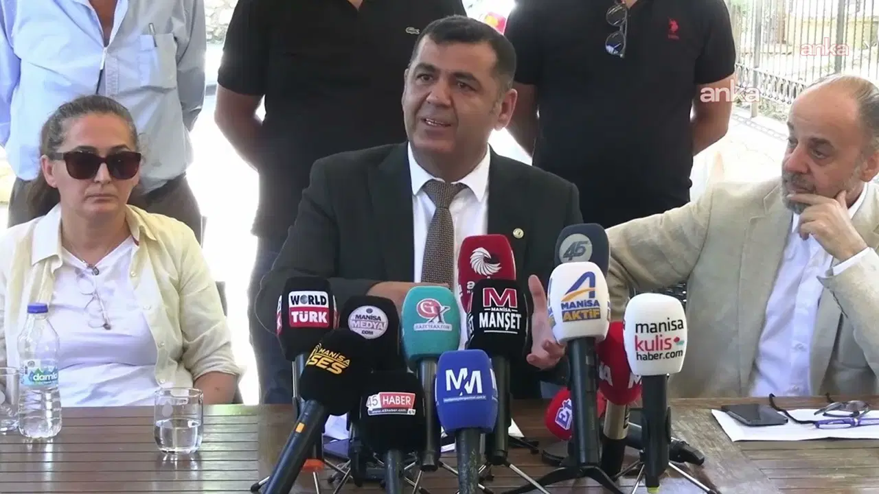 CHP Manisa İl Başkanı Engin Uzun görevinden ayrıldı